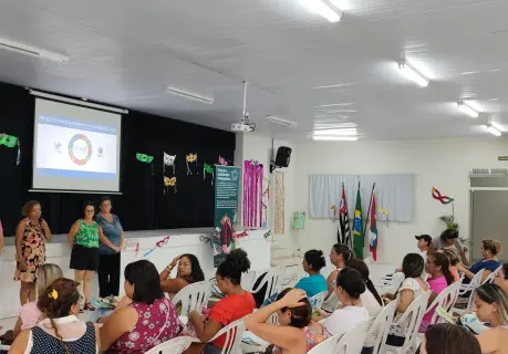 Professores em treinamento de educação ambiental