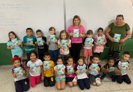 Foto da equipe Preservalle e equipe gestora da Escola Diogo Ribeiro